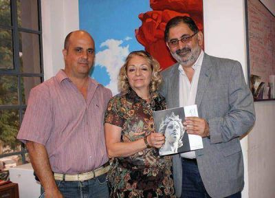 Jorge destac el valor del libro sobre Lola Mora presentado recientemente