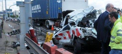 Autopista: despu�s del accidente, nace una beba