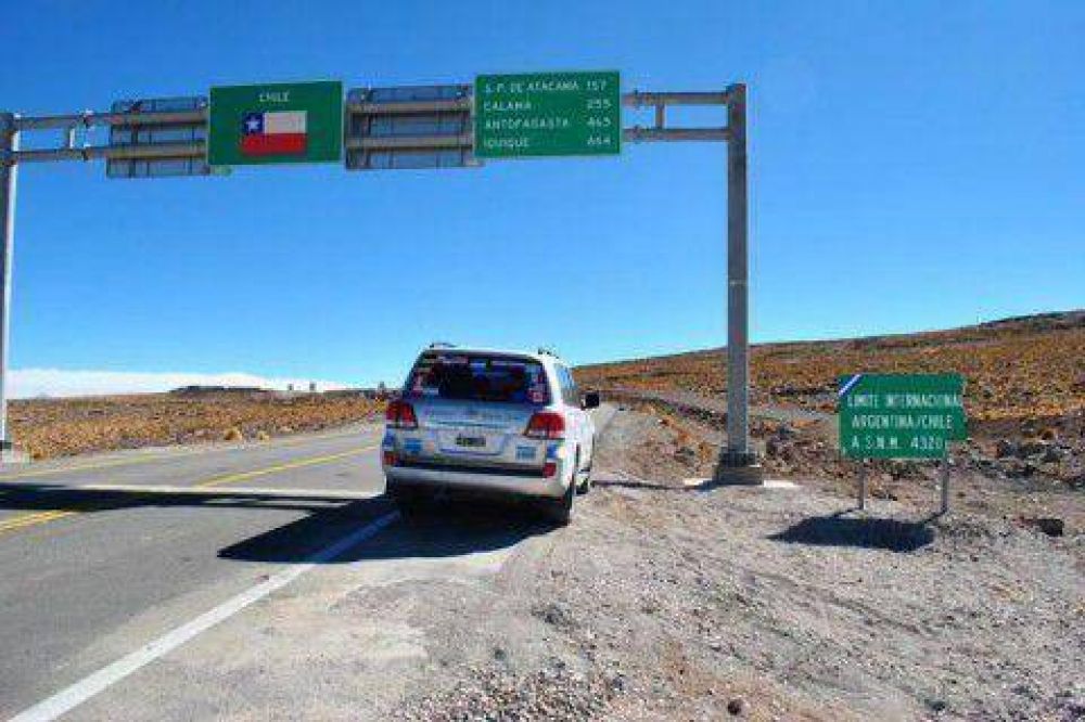 Por medidas de fuerza: aduaneros chilenos dificultan el paso en la frontera con el vecino pas
