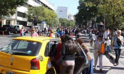Taxis: bajada de bandera se ir� a $ 10