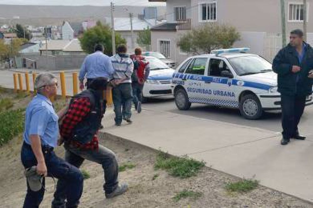 Tres demorados y un rev�lver calibre 38 secuestrado en Rada Tilly