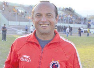 Gustavo Reynoso asumi� como DT en Independiente
