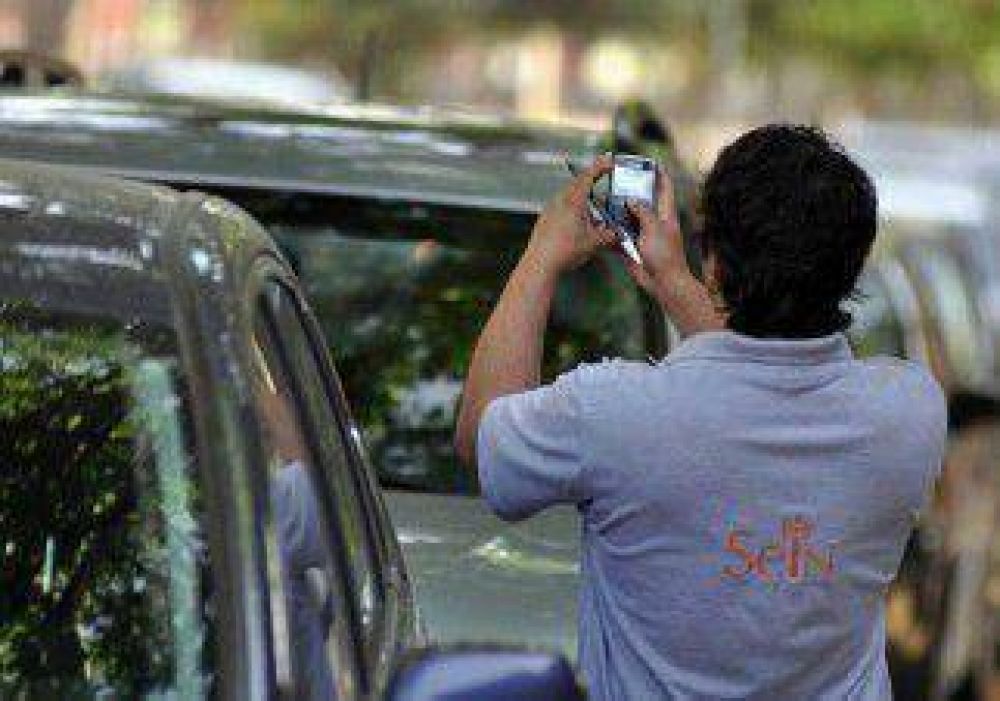La mitad de las multas de estacionamiento no se pagan y habr� intimaciones 