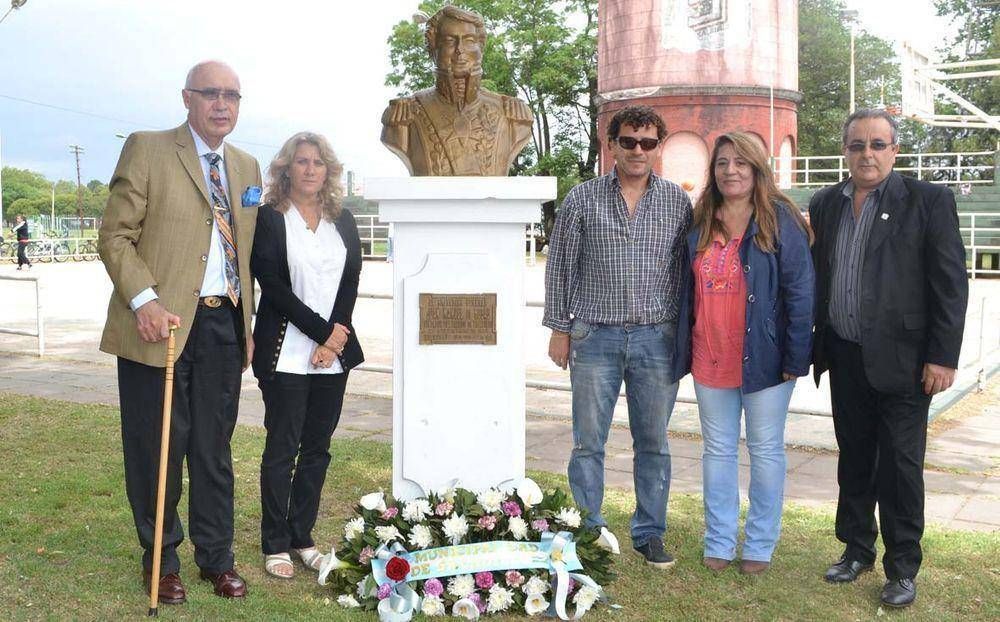 �Las nuevas Vueltas de Obligado tendr�n que tener a un pa�s donde las provincias, y a trav�s de ellas los municipios, tengan una independencia mayor del poder central�