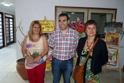 Presentaron muestra de arte de alumnos de Geograf�a y Lengua del ISFD Nro. 16