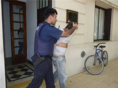 Un hombre de 42 a�os acusado de abuso sexual declar� ayer en Fiscal�a y qued� detenido