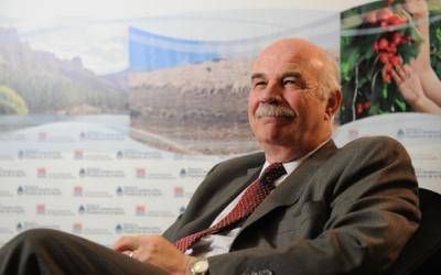 Casamiquela: "Est�n todos los canales de di�logo abiertos"