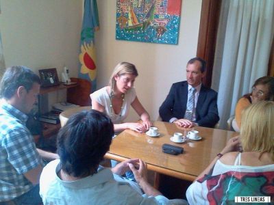 Concejales recibieron a la hermana del activista de Greenpeace, Hern�n P�rez Orsi