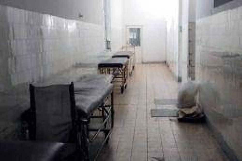 Miles de personas, desantendidas por la reducci�n de los servicios de salud porte�os