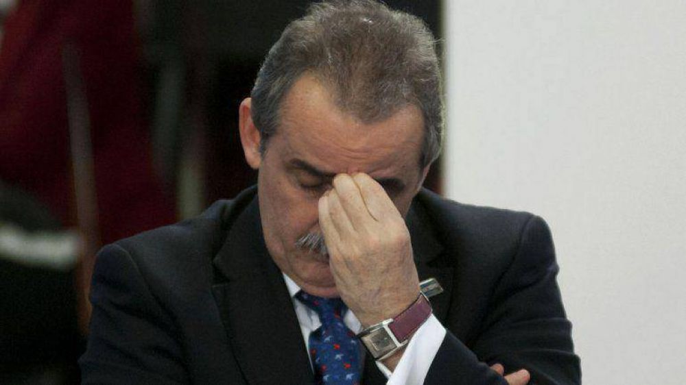 Pidieron que se impida a Guillermo Moreno dejar el pa�s
