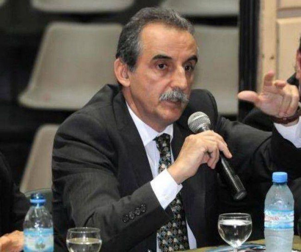 Califican de �disparate� el pedido de la oposici�n para que Moreno no salga del pa�s