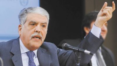Para De Vido, "Cristina est� tomando las decisiones que necesita el pais"