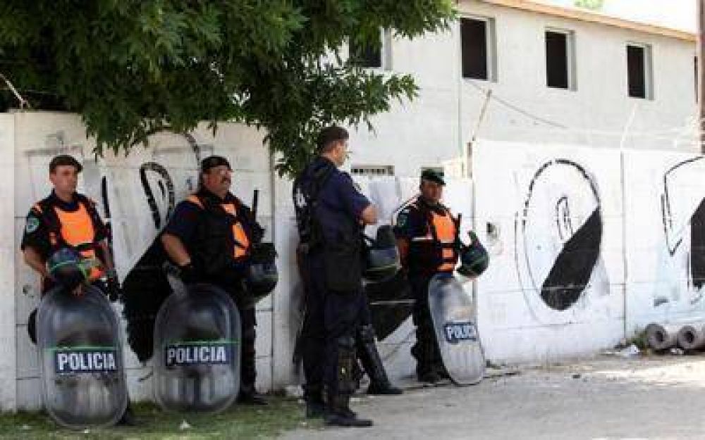 Tras los saqueos, San Fernando vuelve a la normalidad con intensos patrullajes