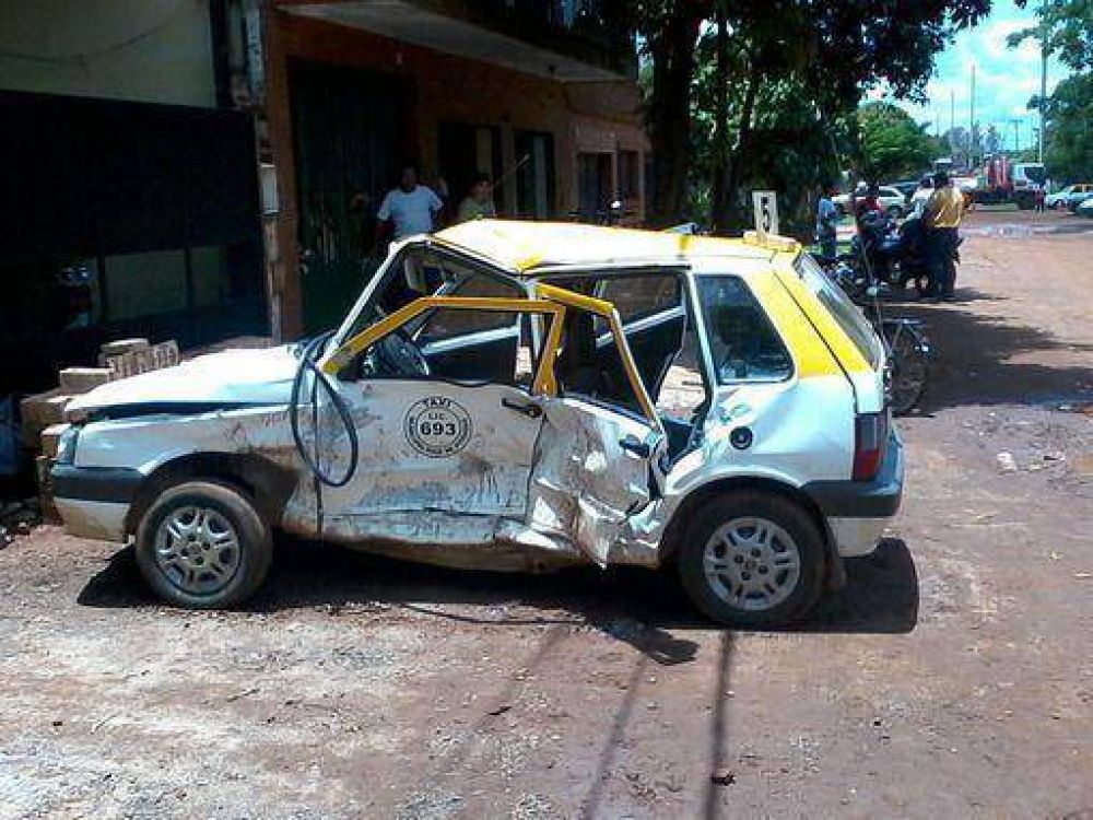 Cinco heridos en un brutal choque en cruce de avenidas