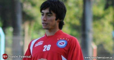A Aldosivi le pic� el �bichito� y sum� un delantero