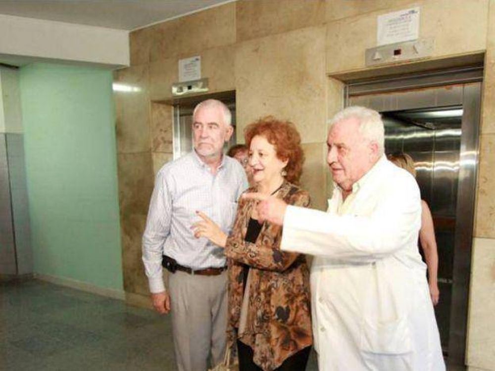 El gobierno admiti� falta de recursos para mantener escuelas y evitar casos como la ca�da del techo en San Rafael