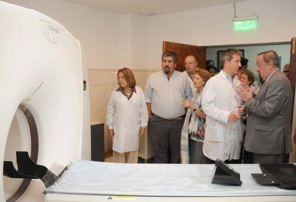 Se inaugur� el nuevo tom�grafo