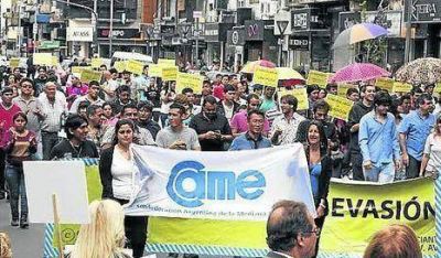 Nueva protesta contra manteros de Flores