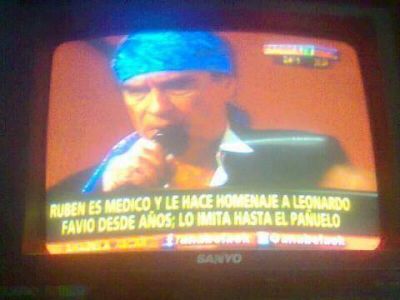 El doctor Rub�n Vergara lleg� a Cronica TV imitando a Favio