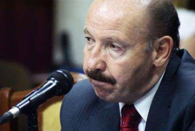 INZA NO FUE SUSPENDIDO, UNA MEDIDA CAUTELAR DE NO INNOVAR ESTIR� EL CONFLICTO