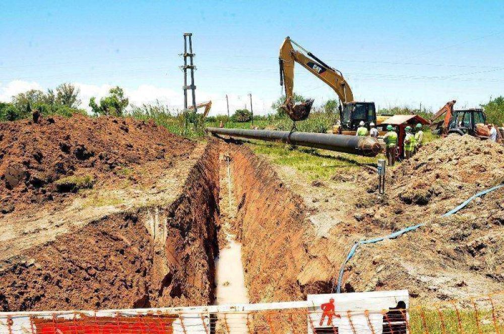 Acueducto Desv�o Arij�n: colocaron un ca�o de cruce, debajo de la autopista �Brigadier L�pez�