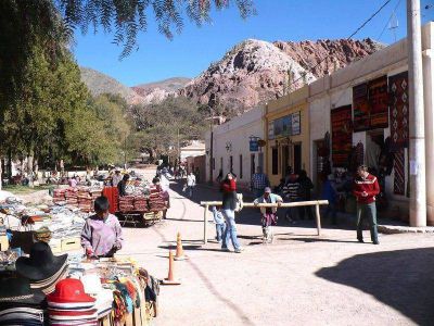 Purmamarca se moviliza por temporada de lluvias