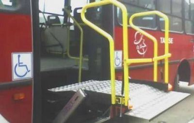 Discapacitados manifiestan por falta de adaptaci�n de colectivos