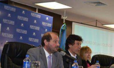 "La UCR est� al borde de su disoluci�n"