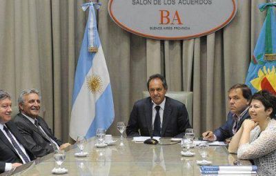 Scioli con empresarios de la construcci�n, por obras