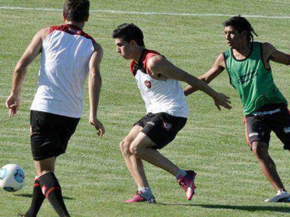 Patronato tendr� cuatro cambios: El juvenil Comas ir� como titular 