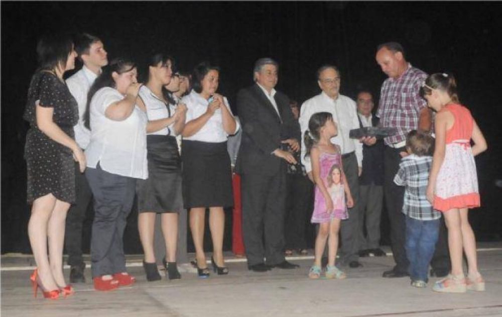 Bacileff anunci� la construcci�n del edificio para la Escuela Superior de Salud P�blica