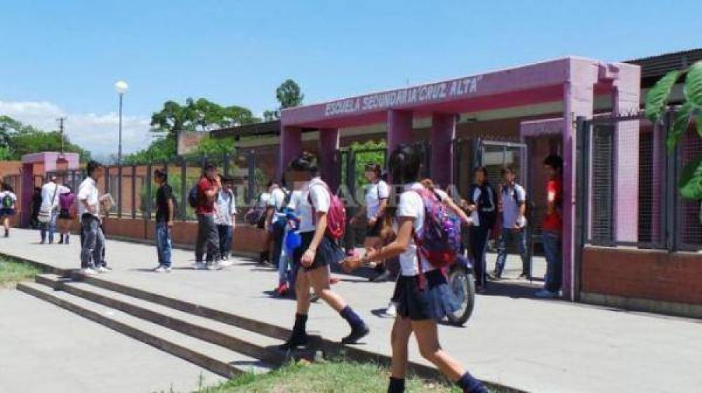 Violenta pelea con arma de fuego inclu�da en una escuela tucumana