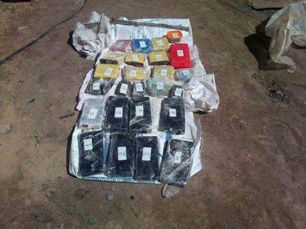 Incautan cerca de 17 kilos de droga y detienen a una persona