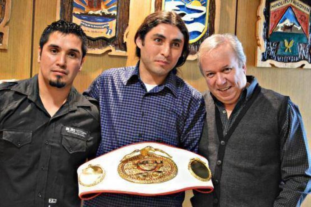 El Gobernador recibi� al campe�n mundial de Kick Boxing