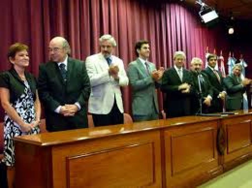 El Senado dio acuerdo para la designaci�n de tres jueces de a corte