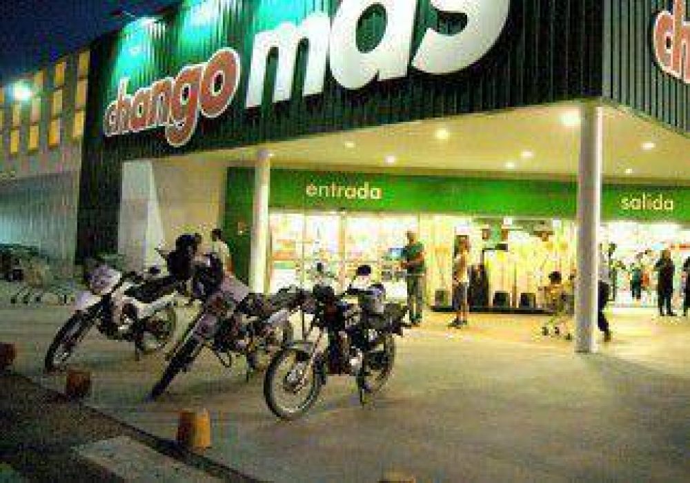 Por rumores de saqueos, reforzaron ayer la presencia policial en la ciudad