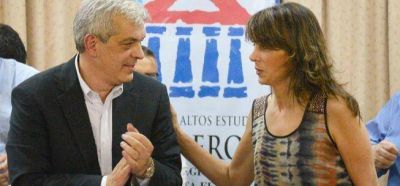 Fuerte gesto del PJ de Santa Fe en favor de Bielsa, que excluy� a Rossi