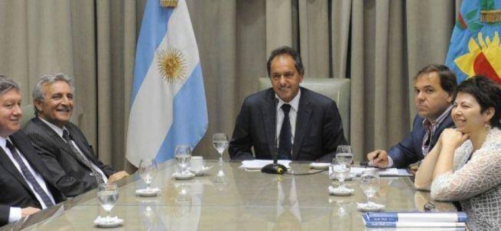 Scioli amenaza con prorrogar el Presupuesto ante el rechazo del massismo al endeudamiento