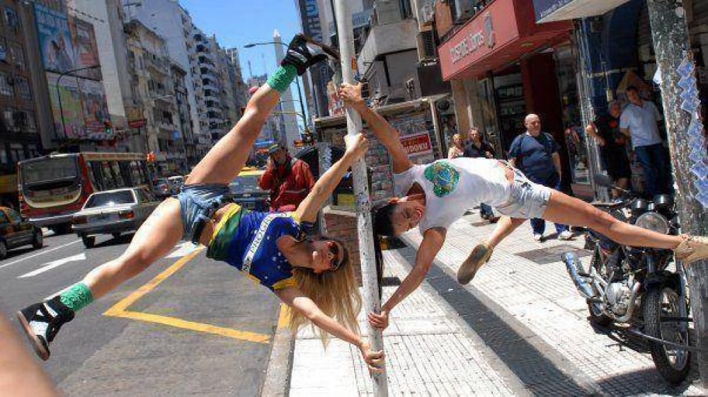 Comenz� un nuevo campeonato de "baile del ca�o"