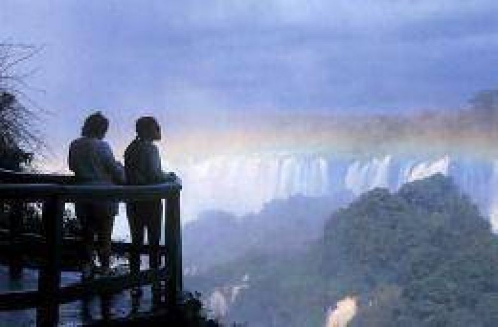 Miles de turistas disfrutan de los diferentes destinos del pa�s