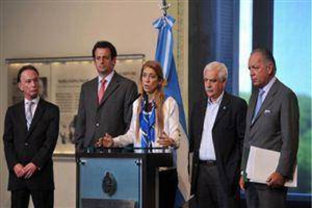 Jos� Urtubey ocup� un lugar de privilegio en las reuniones de �di�logo pol�tico� entre empresarios y la Naci�n