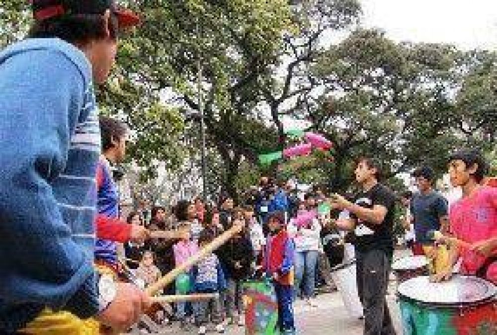 La educaci�n tucumana se muestra en la Plaza Urquiza