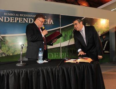 Asumi� Alfaro y llam� al consenso