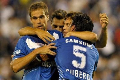 V�lez se lo dio vuelta a Godoy Cruz y qued� a tres de San Lorenzo