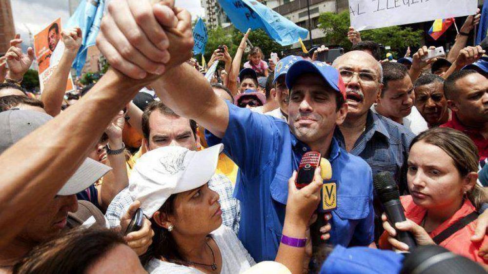 Capriles suma apoyo para la marcha opositora contra el "caos econ�mico" en Venezuela