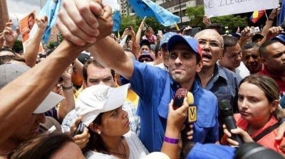Capriles suma apoyo para la marcha opositora contra el "caos econ�mico" en Venezuela