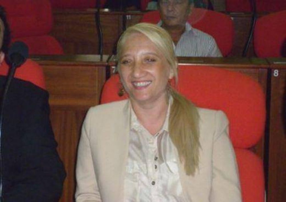 Ver�nica Gin�s anunciar� su pase al Frente Renovador la semana que viene