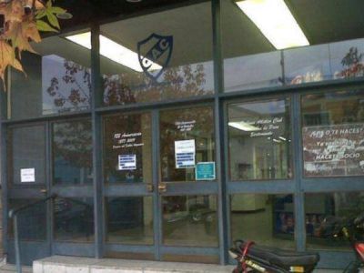 Delincuentes armados roban 300 mil pesos de la sede del QAC en la calle Guido
