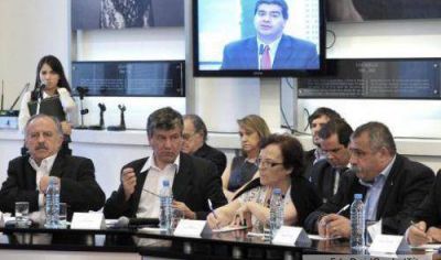 El Gobierno propone una agenda productiva para crear 300 mil empleos