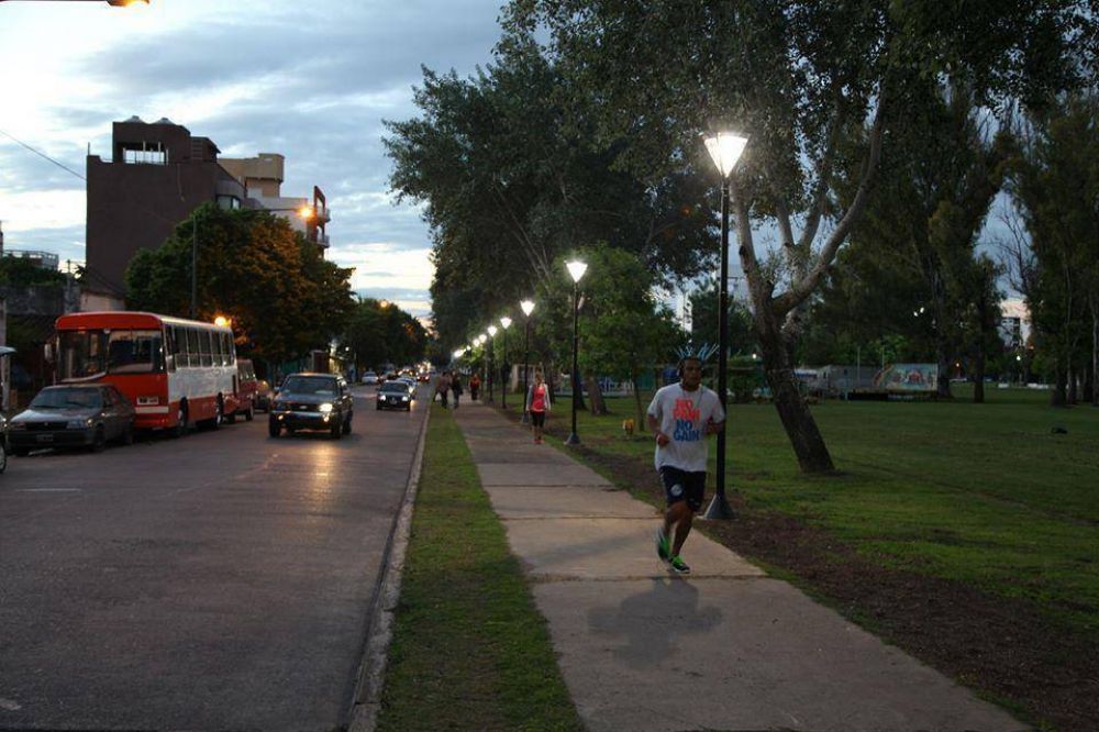 La Plata: Nuevas luminarias en Parque Alberti